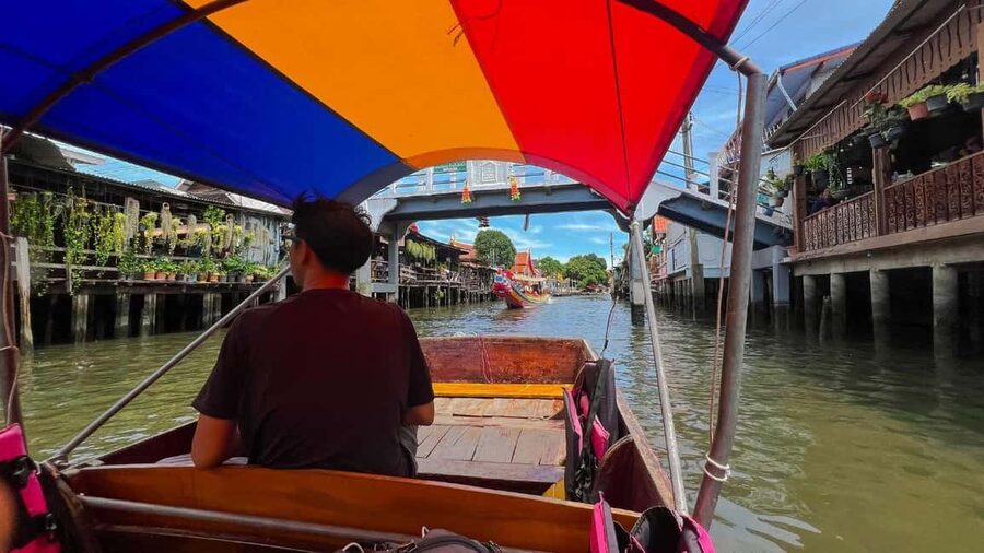 1 Hr Private Bangkok Canal Boat Tour: Traditional Flat Boat - Wat Pak Nam Fang Tai and the return route