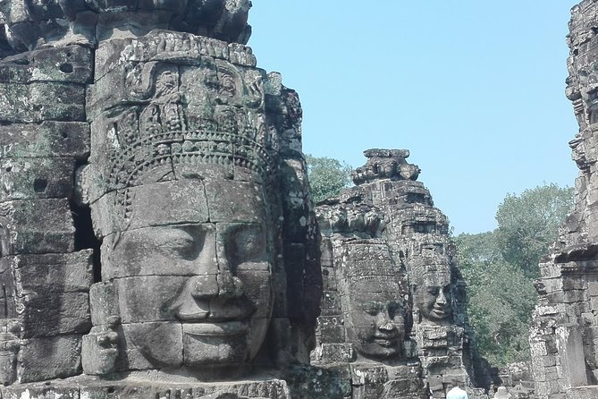 2-Day Angkor Wat Tour from Bangkok - Day one: the road to Siem Reap and Tonle Sap