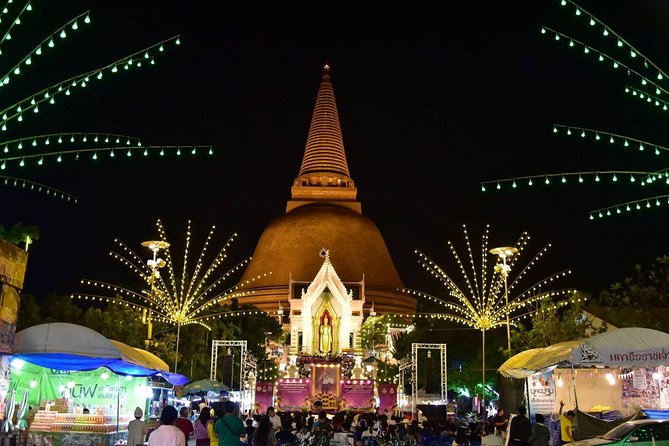 2-hour Bangkok Old City Night CHOB TUK TUK + Talat Noi Street Art - Street food and the flower market