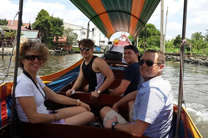 2-hour SUNSET Canal Tour + FOODS Tasting with Tour Guide - Wat Chaloem Phra Kiat and the swan boat chapel