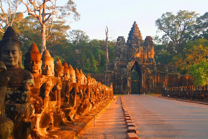 4 Days Expedition From Bangkok to Angkor Wat - Day 1: Bangkok to Poipet, then Tonlé Sap