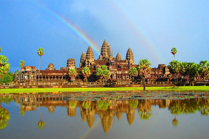 4 Days Expedition From Bangkok to Angkor Wat - Day 2: The great Angkor monuments