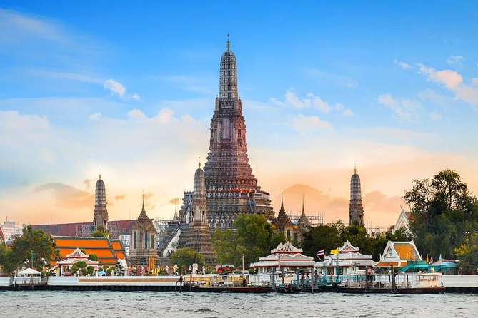 Amazing Bangkok Tour with Grand Palace, Emerald Buddha & Wat Arun - Crossing the Chao Phraya to Wat Arun