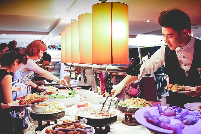 Amazing Chaophraya Dinner Cruise Experience - The two-hour Chao Phraya route