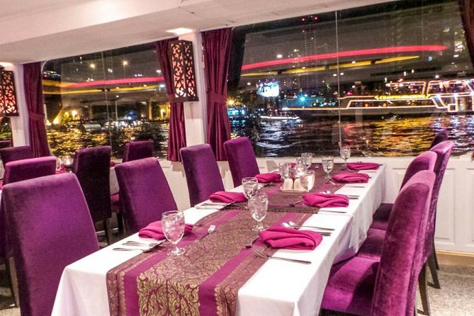 Amazing Chaophraya Dinner Cruise Experience - The buffet: plenty of choice, mixed results