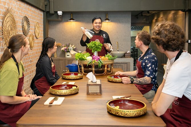 Authentic Thai Cooking with the Largest market visit &TukTuk ride - Four dishes, eaten while they are fresh