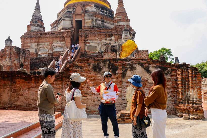 Ayutthaya One Day: Famous Temples & Bang Pa-In Palace Tour - Wat Yai Chai Mongkhon and its tall chedi