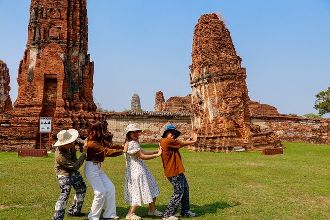 Ayutthaya Summer Palace and Temples Day Tour from Bangkok - Meeting at CentralWorld at 9:00 a.m.