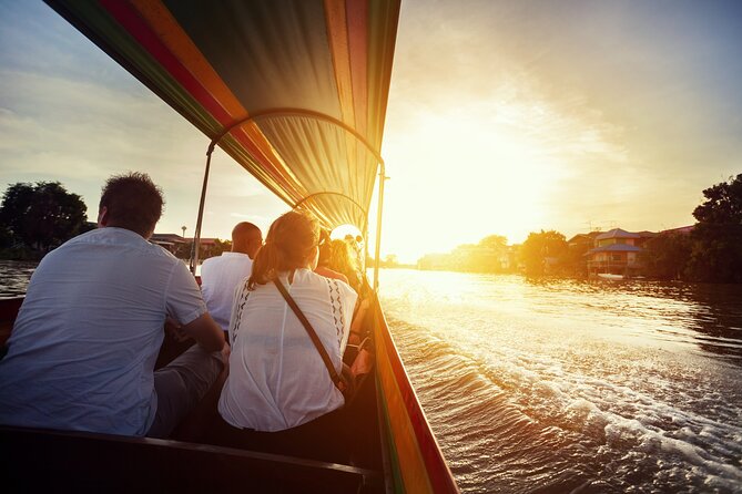 Ayutthaya Sunset Boat & UNESCO Temples: Multi-language private tour from Bangkok - Wihan Phra Mongkhon Bophit and the great bronze Buddha
