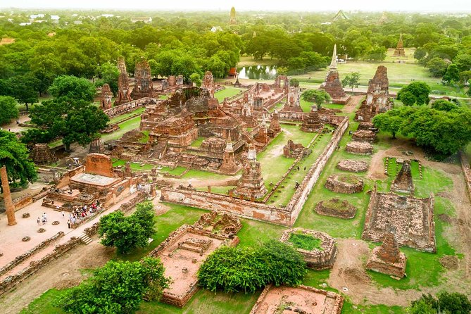 Ayutthaya Temples and River Cruise from Bangkok - Wihan Phra Mongkhon Bophit and the giant bronze Buddha