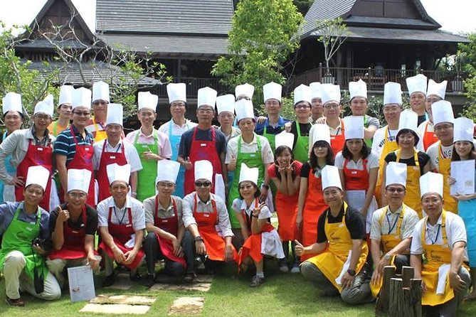 Baipai Thai Cooking School Class in Bangkok - From Bangkok traffic to a garden kitchen