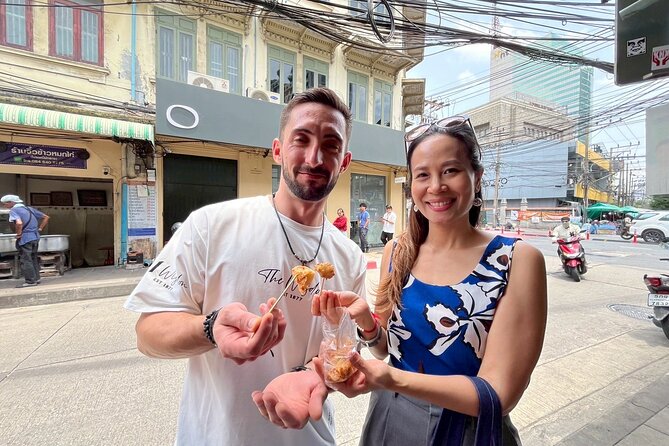 Bang Rak Backstreets: Local Bites & Culture Walking Tour - Breakfast with roasted duck rice