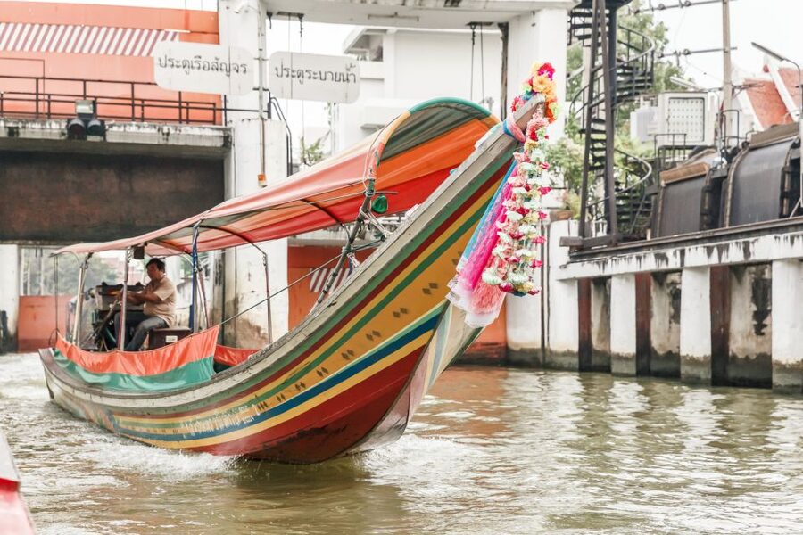 Bangkok: 2-Hour Canal Tour by Teak Boat - Turning into Daokanong Canal