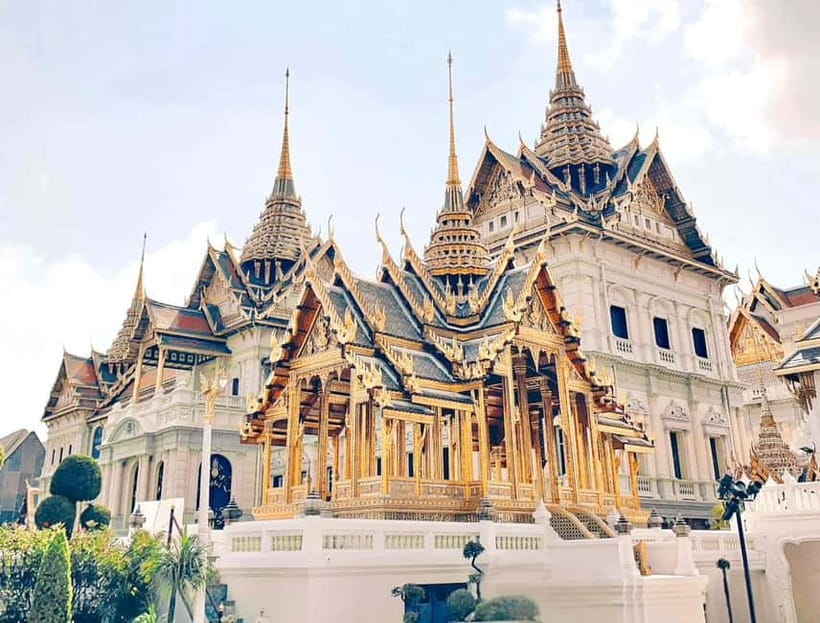 Bangkok: 2 Hours Grand Palace & Wat Pho Private Tour - Wat Pho and the Reclining Buddha