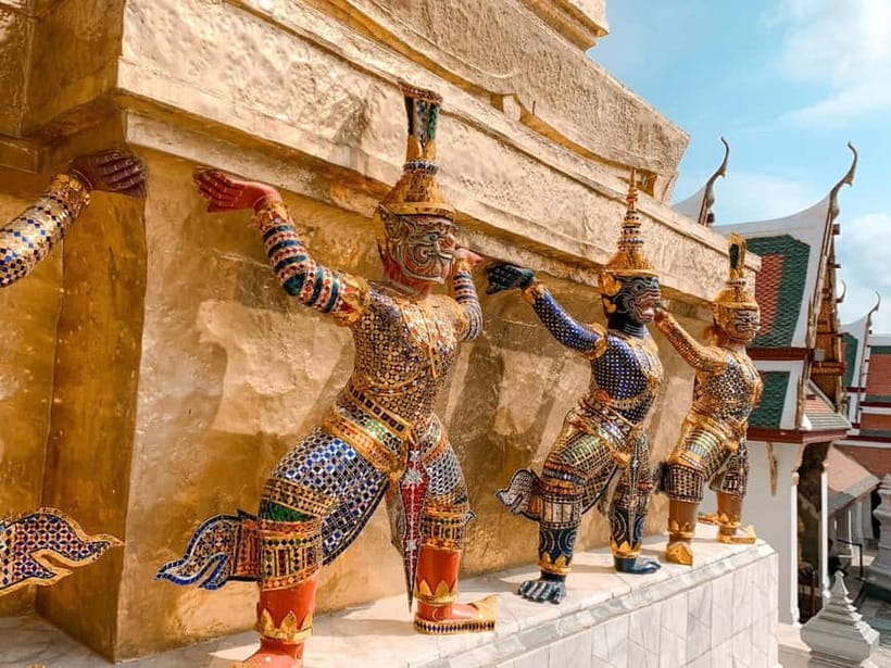 Bangkok: 2 Hours Grand Palace & Wat Pho Private Tour - Five minutes at Tha Tian and the Wat Arun view