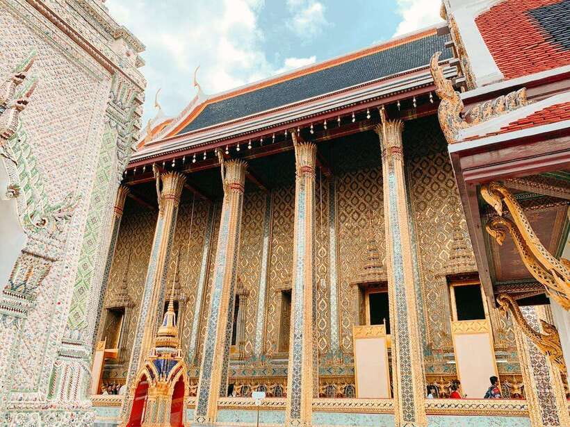 Bangkok: 2 Hours Grand Palace & Wat Pho Private Tour - Price, entrance fees, and overall value