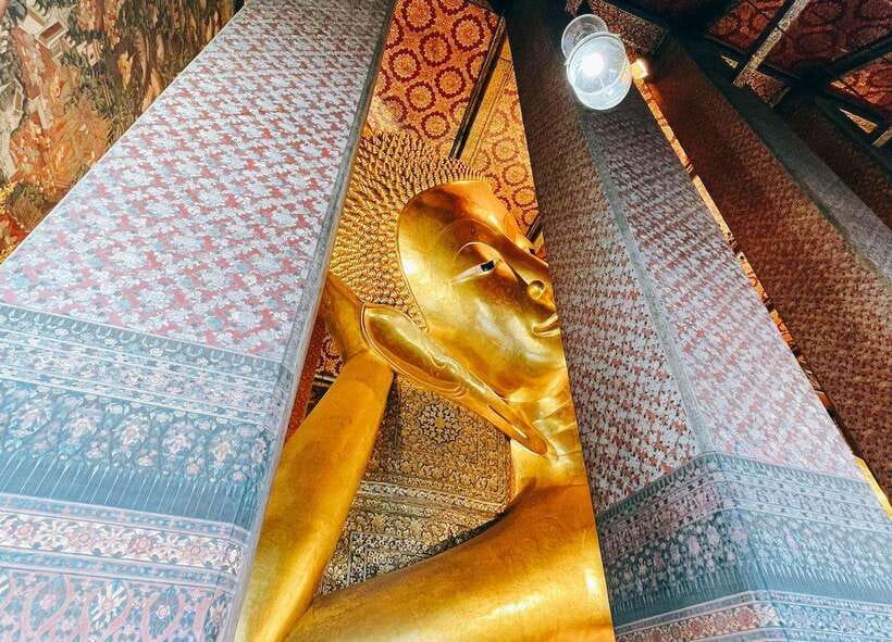 Bangkok: 2 Hours Grand Palace & Wat Pho Private Tour - Meeting your guide at Golden Place