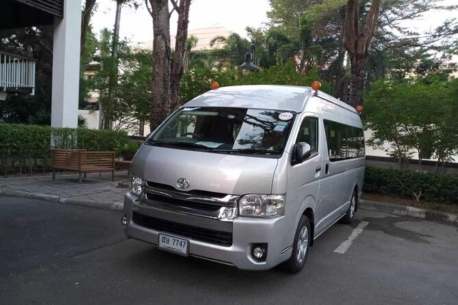 Bangkok Airport Arrival Private Transfer incl. tollway - Comfort details that matter after a long flight