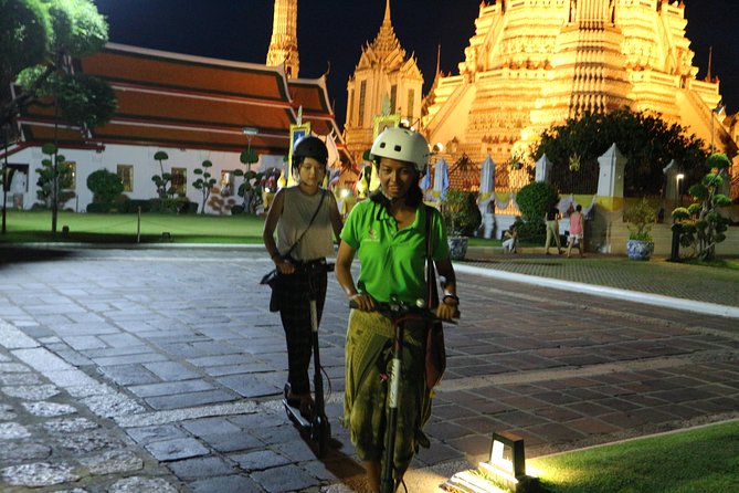 Bangkok at Night by Electric Scooter - Meeting at 6 pm in Bangkok Yai