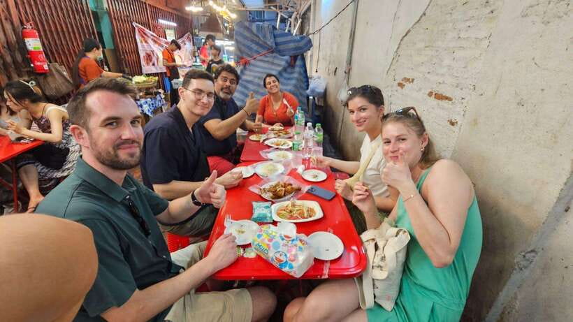 Bangkok Authentic Tasting Thai-Chinatown Walking Food Tour - Why a food walk works so well in Chinatown