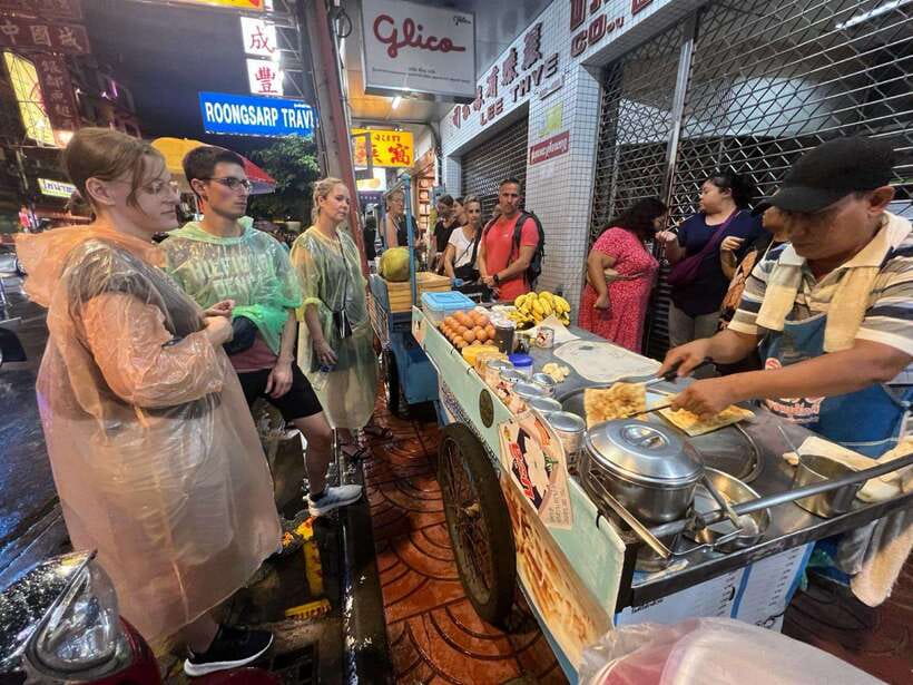 Bangkok Authentic Tasting Thai-Chinatown Walking Food Tour - Michelin Guide food and local stalls
