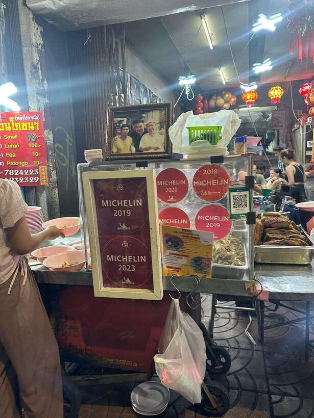 Bangkok Authentic Tasting Thai-Chinatown Walking Food Tour - From savory plates to sausages, curry, and dessert