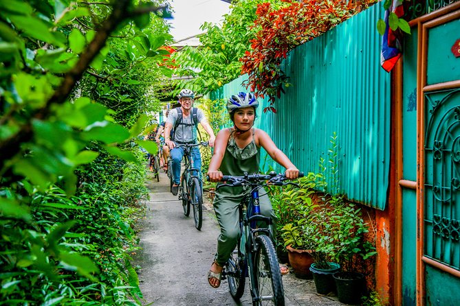 Bangkok: Backstreets and Temple Historic Bike Tour - Bangkok Noi and the canal-side Muslim community