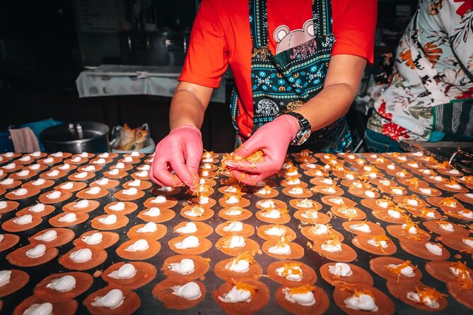 Bangkok: Backstreets Food Tour with 15+ Tastings - Braised pork, shrimp dumplings, and a moving feast