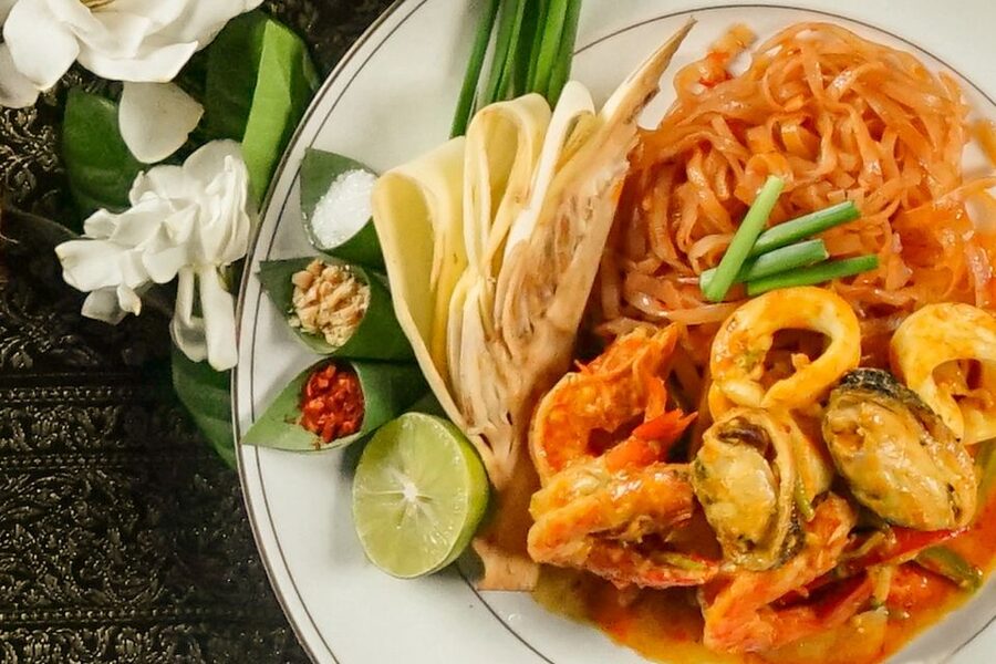 Bangkok: Baiyoke Observation Deck with Lunch/Dinner Buffet - Who should book this Bangkok viewpoint meal?