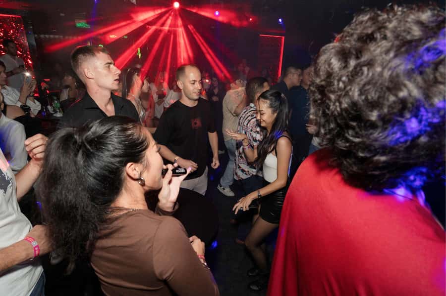 Bangkok: Bar and Club Crawl - The real price is closer to $45 plus a night out