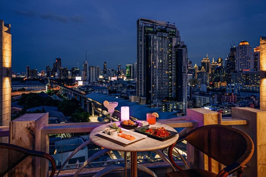 Bangkok: Barracuda Rooftop Bar Akara Hotel - Tapas, gourmet bites, and sharing sets