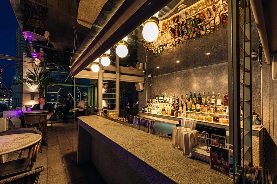 Bangkok: Barracuda Rooftop Bar Akara Hotel - Service, comfort, and the mood of the evening