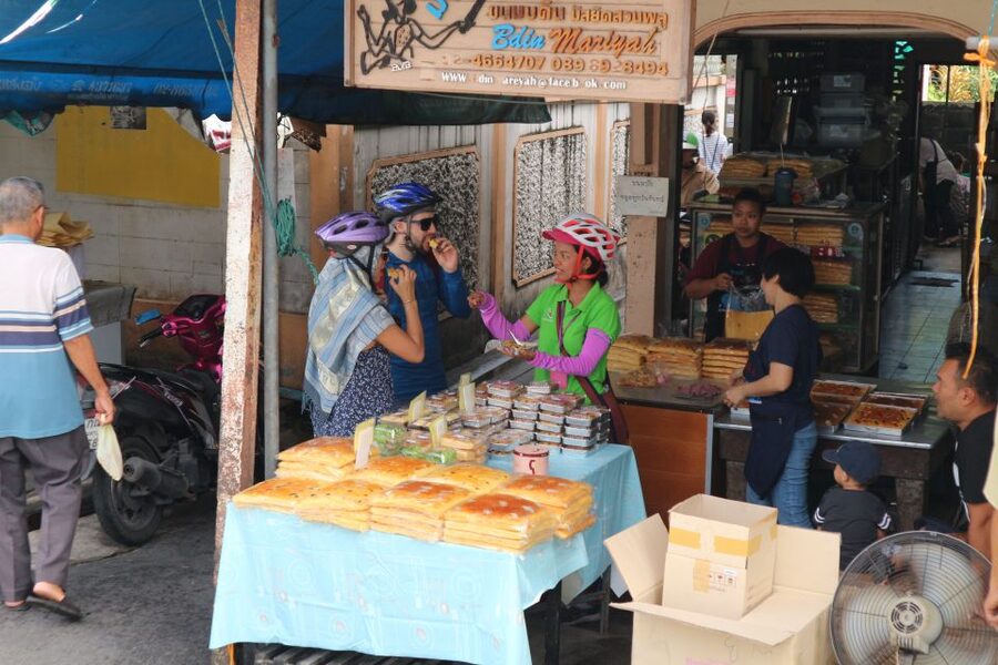 Bangkok: Bike and Canal Boat Tour with Lunch - Meeting near Itsaraphap MRT
