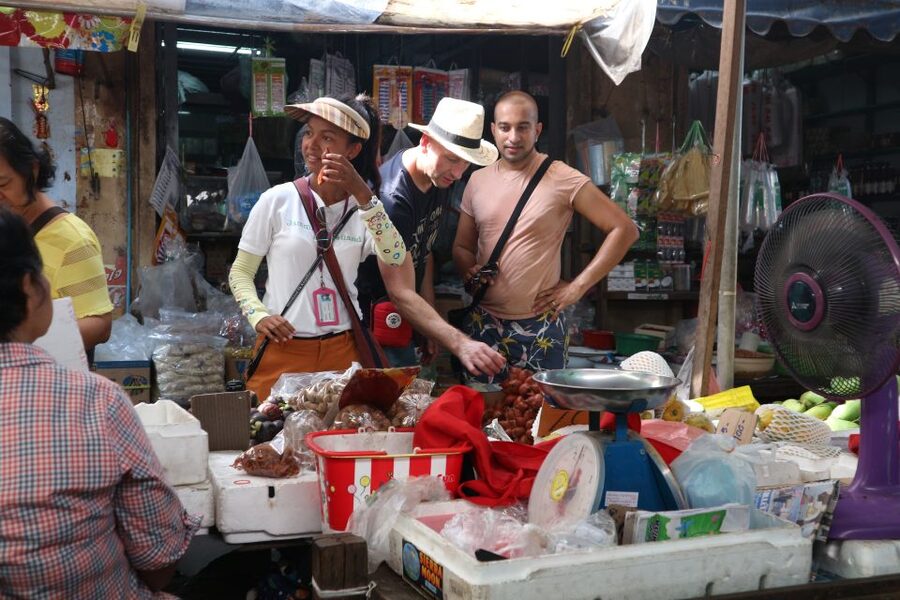 Bangkok: Bike and Canal Boat Tour with Lunch - Talat Wat Klang, where Bangkok shops for lunch