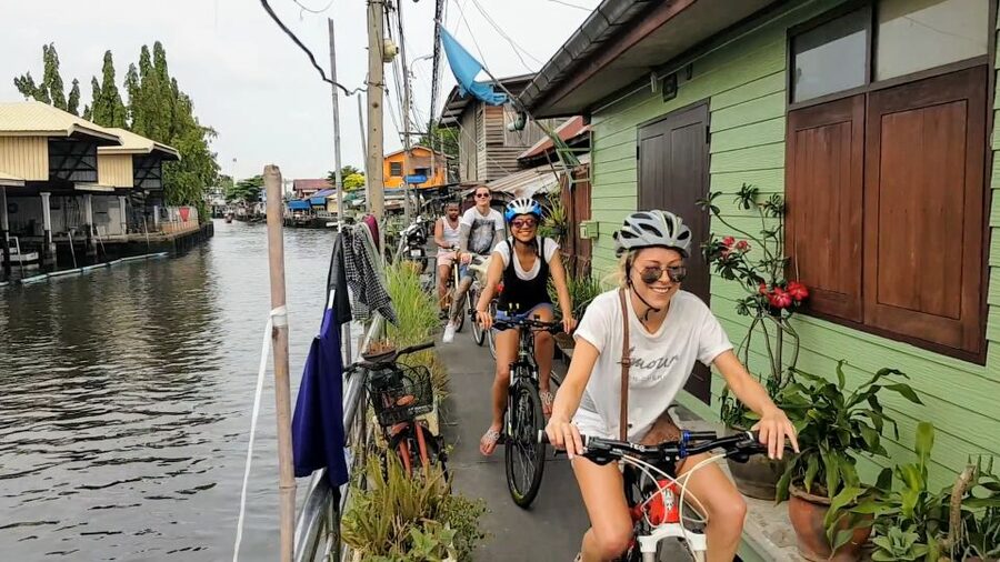 Bangkok: Bike and Canal Boat Tour with Lunch - Wat Paknam and Bangkok’s giant Buddha