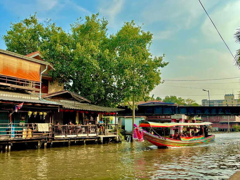 Bangkok: Bike, Boat & Food Tour in Thonburi - Thai food at a local restaurant