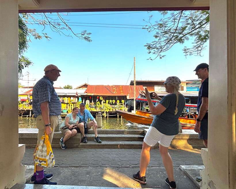 Bangkok: Bike, Boat & Food Tour in Thonburi - How difficult is the 10 to 12 kilometer ride?