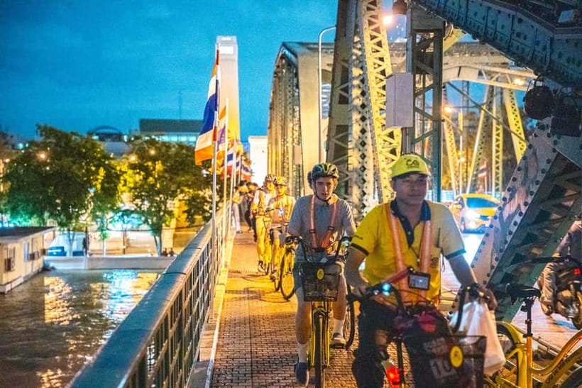 Bangkok by Night Cycling Tour with Street-food Meal - Chinatown after the daytime rush