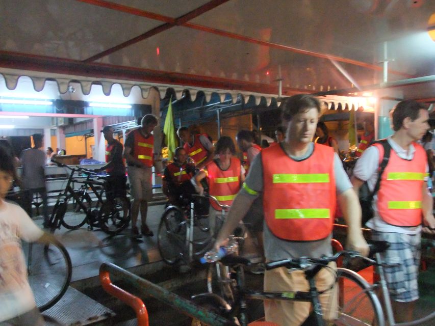 Bangkok by Night Cycling Tour with Street-food Meal - Thonburi and the quieter side of Bangkok