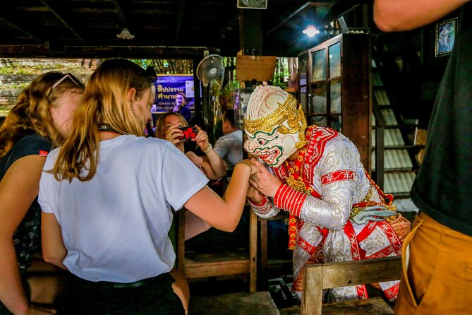 Bangkok Canal Tour by Boat and Bike - Wat Kalayanamit and Wat Hong Rattanaram