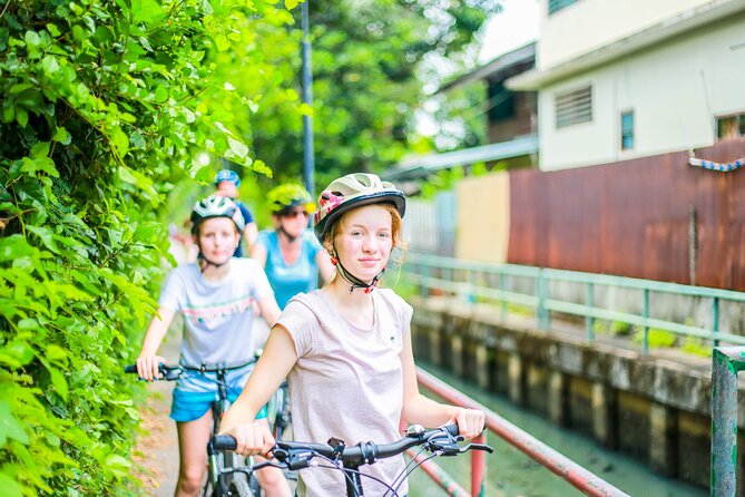 Bangkok Canal Tour by Boat and Bike - Lunch beside the canal and the Artist House