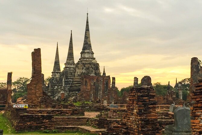 Bangkok Canal Tour by long tail boat, Wat Arun and Wat Pho - The Grand Palace question
