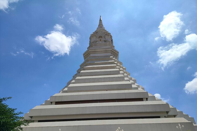 Bangkok Canal Tour: Chaophraya River and Wat Arun - Wat Paknam’s emerald pagoda and Giant Golden Buddha
