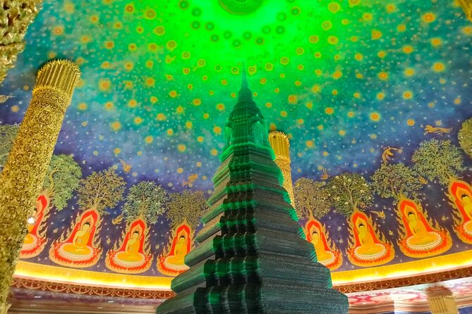 Bangkok Canal Tour: Chaophraya River and Wat Arun - Seeing Wat Arun from the river