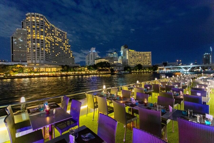 Bangkok: Chao Phraya Alangka Cruise at Icon Siam - Who should book the Alangka Cruise?