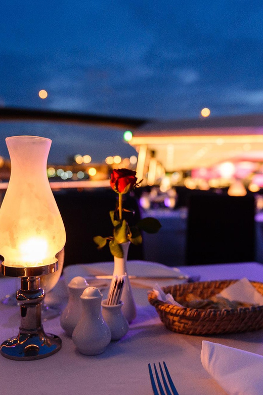 Bangkok: Chao Phraya Princess Dinner Cruise - Live music, dance, and the right kind of atmosphere