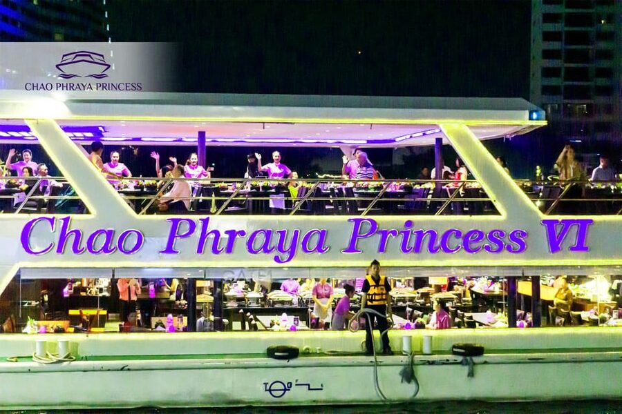 Bangkok: Chao Phraya Princess Dinner Cruise - Rama VIII Bridge and the changing river view