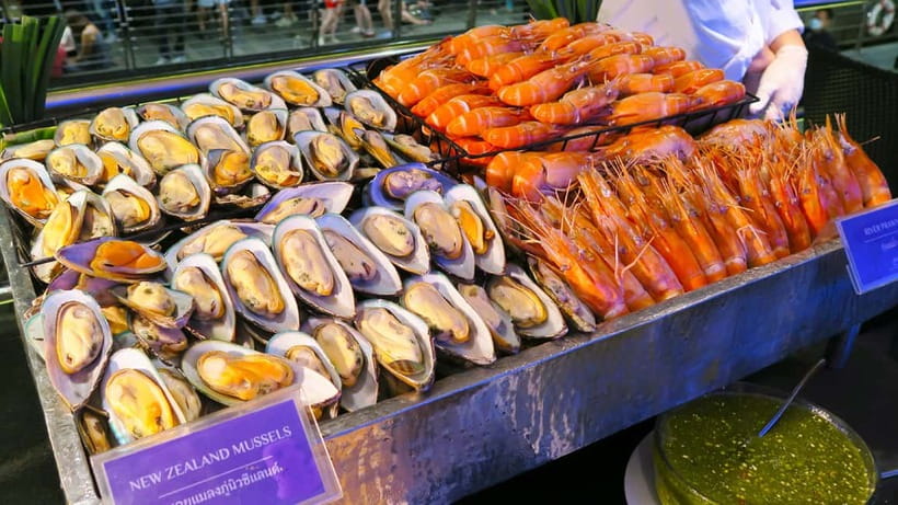 Bangkok: Chao Phraya Princess Dinner Cruise & Hotel Transfer - Boarding the Chao Phraya Princess at 7:30 p.m.