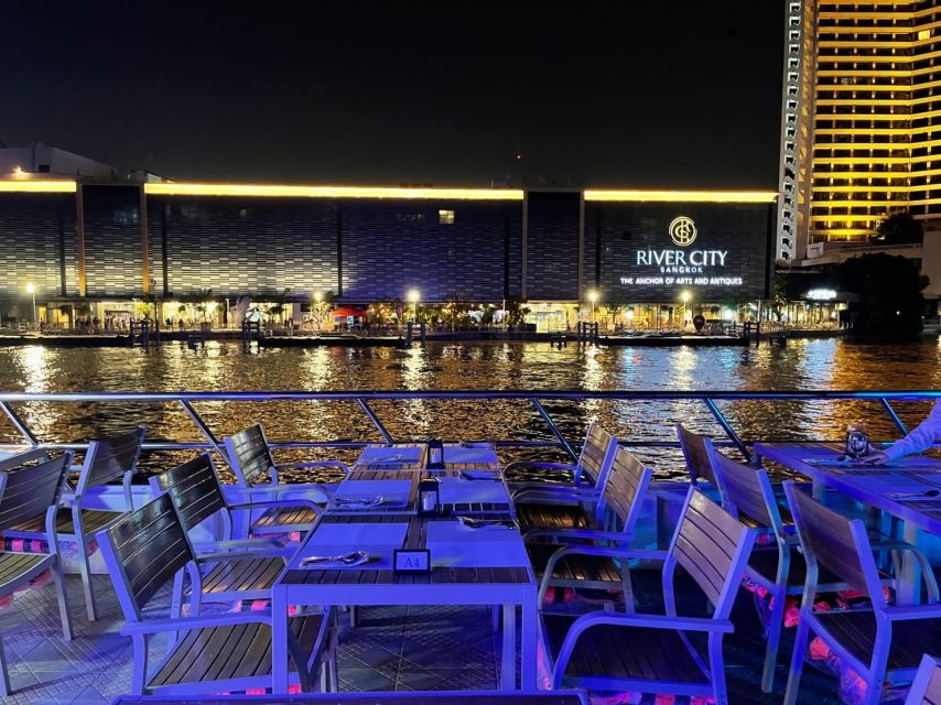 Bangkok: Chao Phraya River Buffet Dinner Cruise - The landmarks that matter most after dark