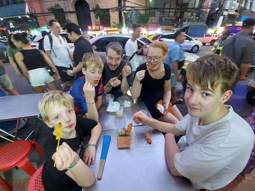 Bangkok: Chinatown Food Tour with Michelin Food Stalls - Meeting at Wat Mangkon Kamalawat
